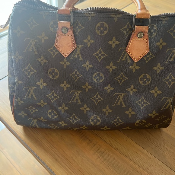 Speedy 30 needs new zipper - Picture 4 of 7